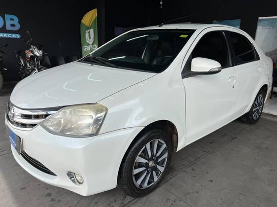 TOYOTA ETIOS 1.5 PLATINUM 16V FLEX 4P MANUAL